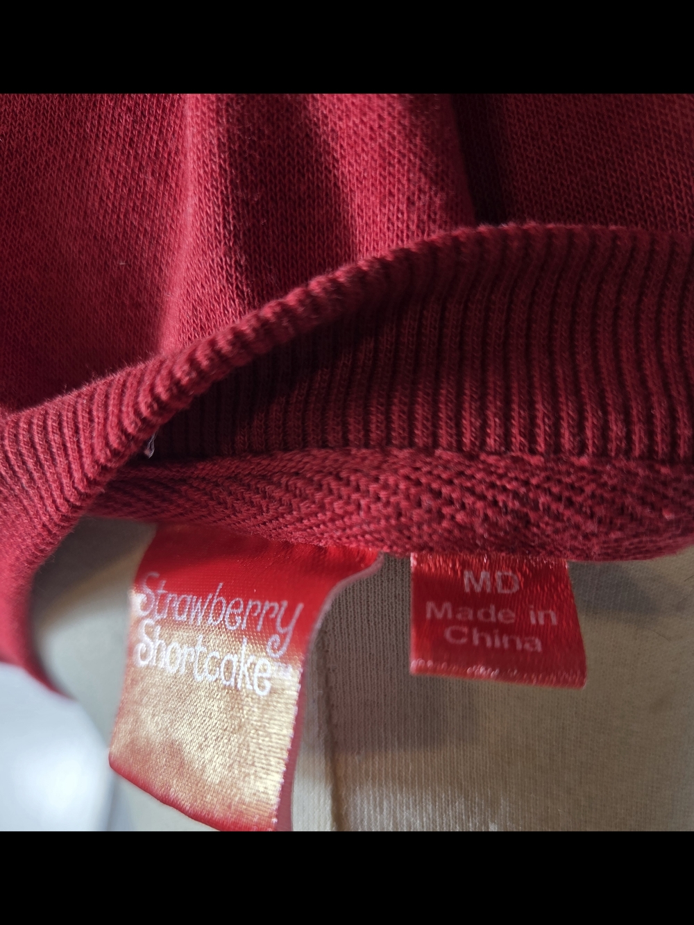Strawberry Shortcake Graphic Sweatshirt Women’s Medium Y2K - Picture 10 of 10